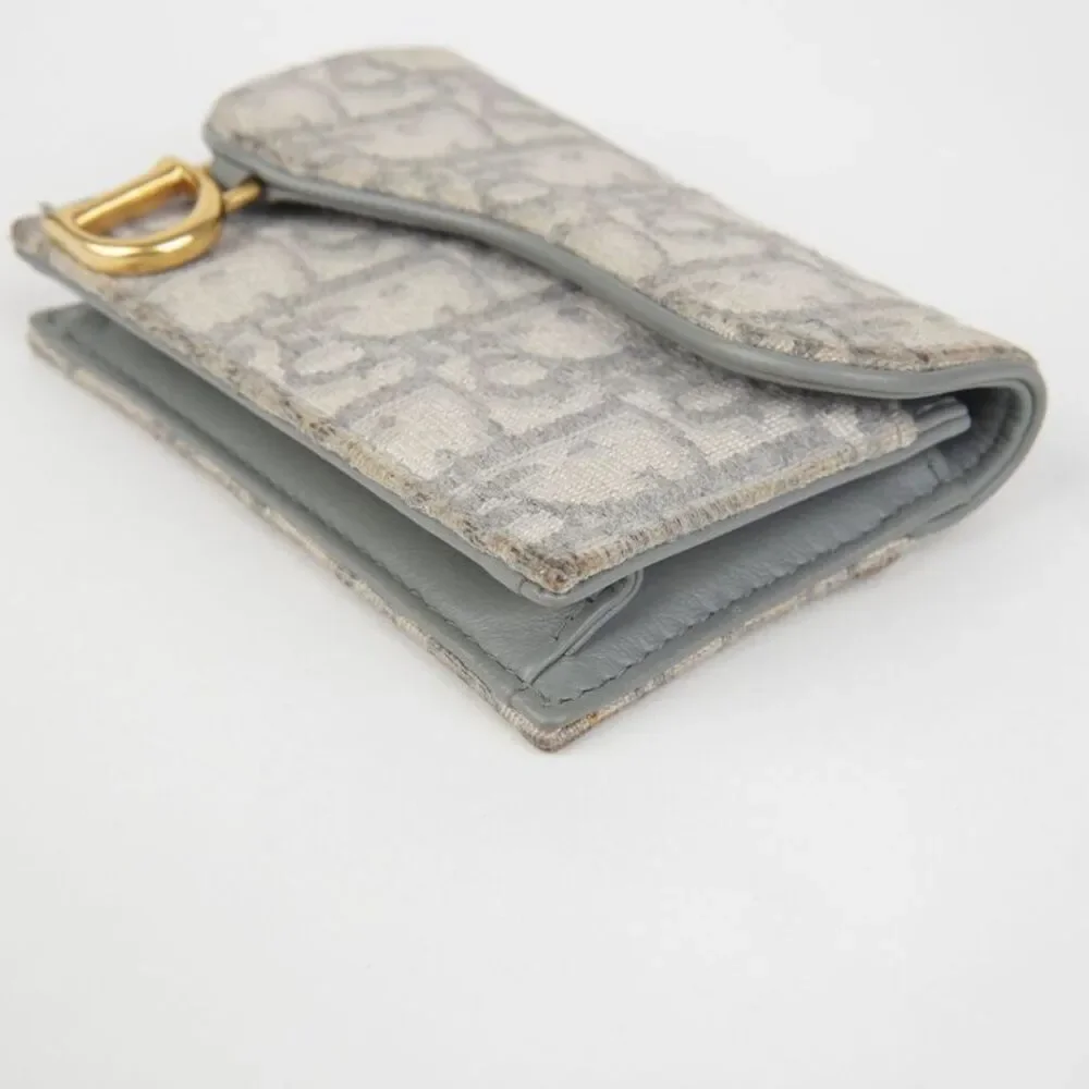 Oblique Saddle Flap Card Holder